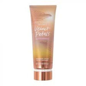 Victoria’s Secret Velvet Petals Sunkissed Lotion